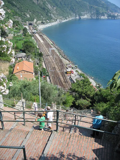 Lardarina-Treppe in Corniglia, Station 1 auf dem selbstgeführten Stadtrundgang