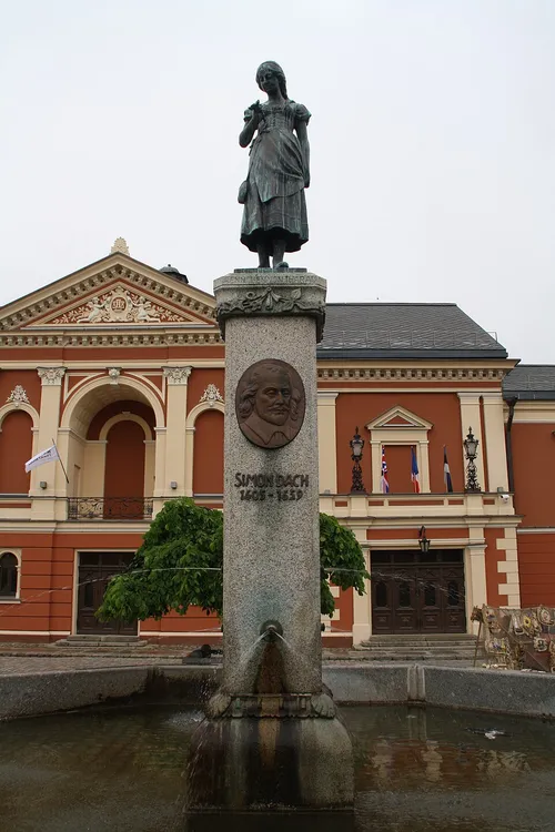 Theaterplatz Klaipėda, Station 5 auf dem selbstgeführten Stadtrundgang