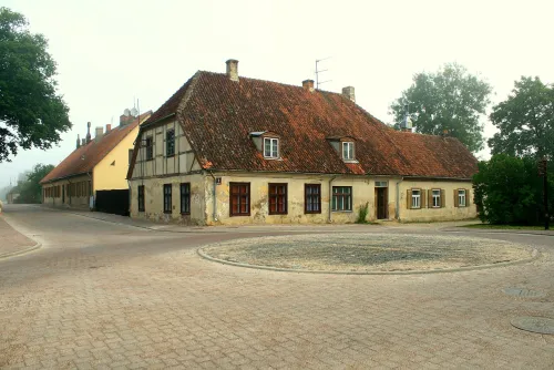Kaļķu iela in Kuldīga, Station 3 auf dem selbstgeführten Stadtrundgang