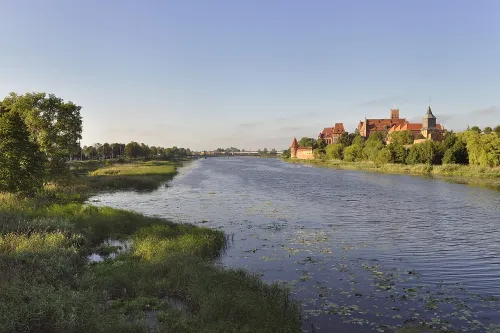 Nogat-Uferpromenade in Marienburg, Station 1 auf dem selbstgeführten Stadtrundgang