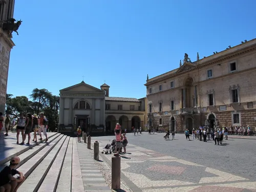 Piazza del Duomo in Orvieto, Station 3 auf dem selbstgeführten Stadtrundgang