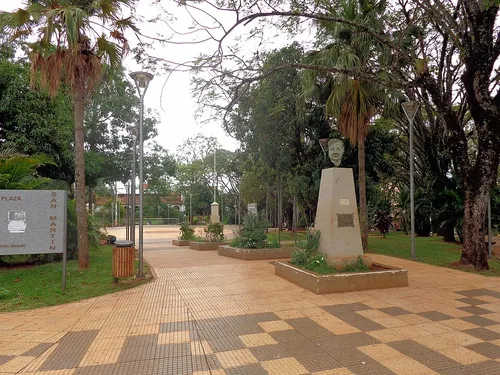 Plaza San Martín in Puerto Iguazú, Station 1 auf dem selbstgeführten Stadtrundgang