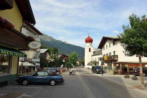 Dorfstraße St. Anton in St. Anton am Arlberg, Station 4 auf dem selbstgeführten Stadtrundgang