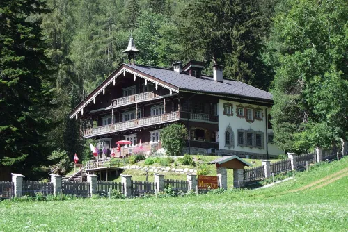 Museum St. Anton am Arlberg, Station 1 auf dem selbstgeführten Stadtrundgang