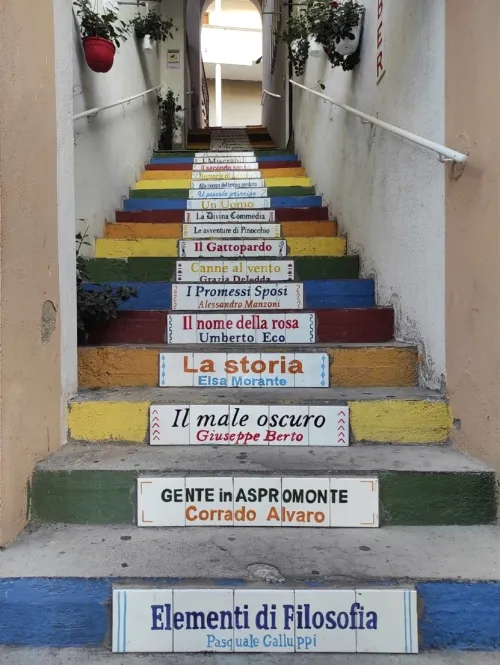 Scala Letteraria in Tropea, Station 4 auf dem selbstgeführten Stadtrundgang