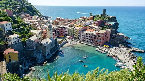 Hafen von Vernazza (Piazza Marconi), Station 2 auf dem selbstgeführten Stadtrundgang