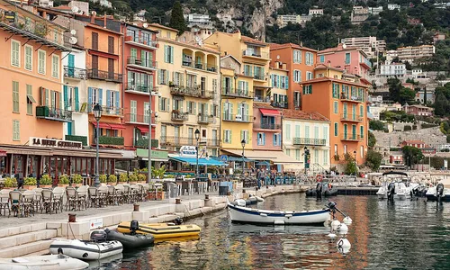 Vieux Port / Quai de l'Amiral Courbet in Villefranche-sur-Mer, Station 5 auf dem selbstgeführten Stadtrundgang
