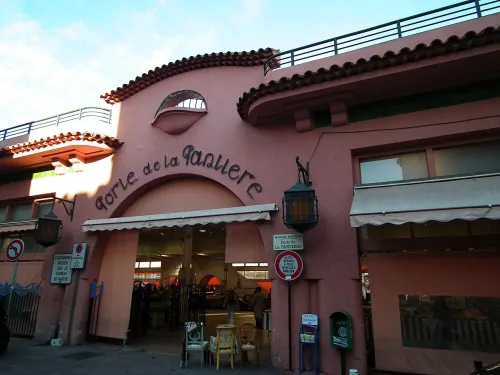 Marché Forville in Cannes, Station 7 auf dem selbstgeführten Stadtrundgang