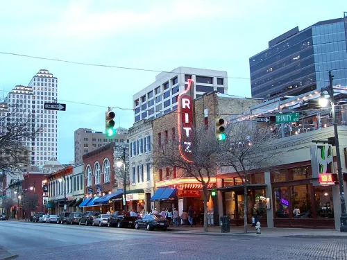 Sixth Street in Austin, Station 2 auf dem selbstgeführten Stadtrundgang