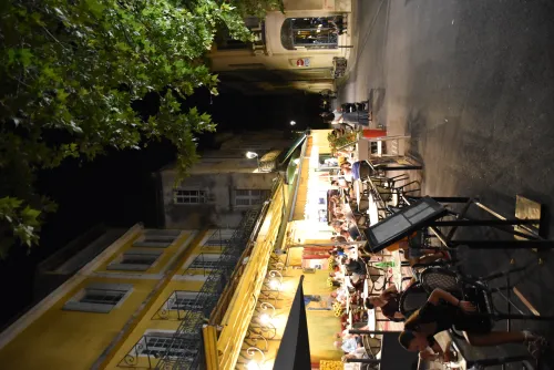 Place du Forum in Arles, Station 6 auf dem selbstgeführten Stadtrundgang