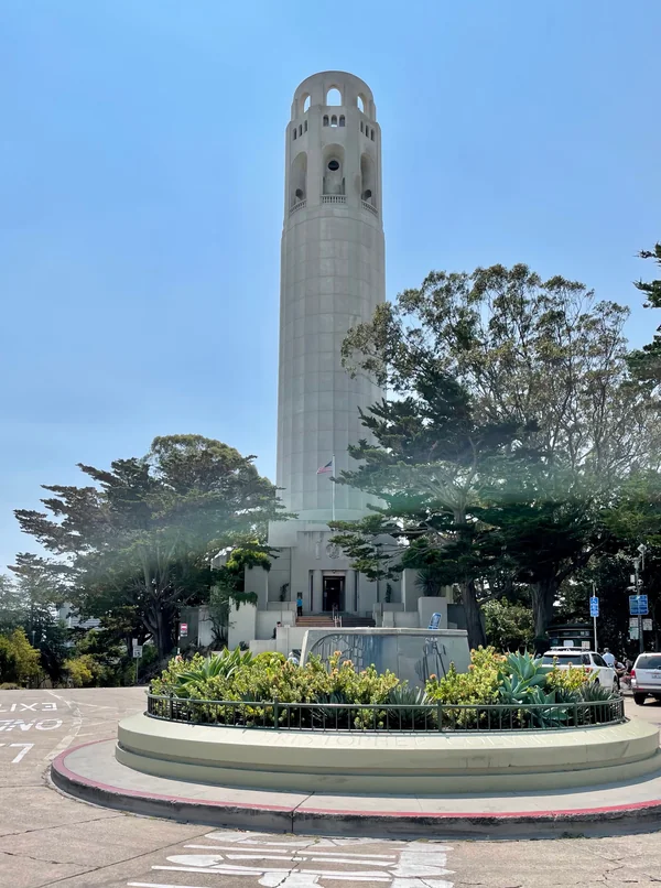 Coit Tower in San Francisco, Station 3 auf dem selbstgeführten Stadtrundgang