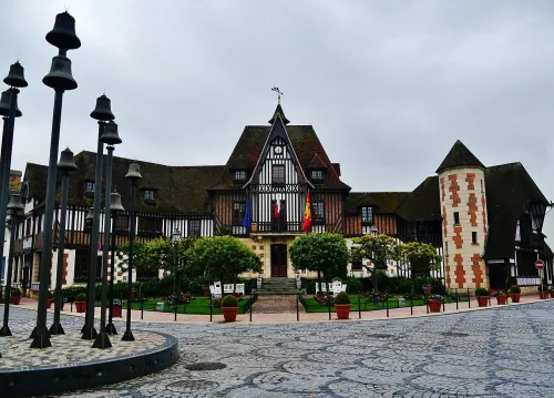 Hôtel de Ville de Deauville, stop 1 on the self-guided walking tour