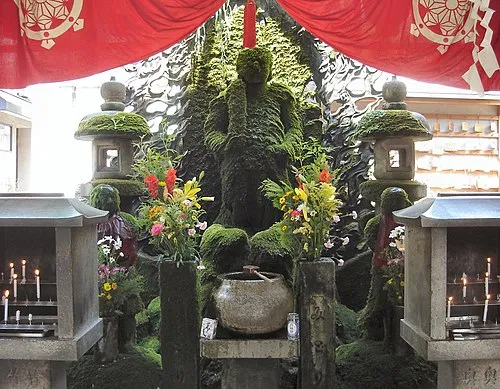 Hozenji Yokocho in Osaka, Station 7 auf dem selbstgeführten Stadtrundgang