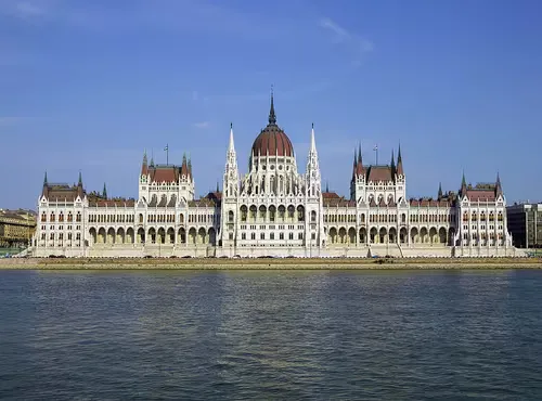 Ungarisches Parlamentsgebäude in Budapest, Station 6 auf dem selbstgeführten Stadtrundgang