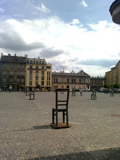 Platz der Ghetto-Helden in Krakau, Station 13 auf dem selbstgeführten Stadtrundgang