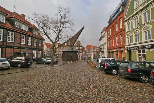 Fischmarkt mit Holzkran in Stade, stop 2 on the self-guided walking tour