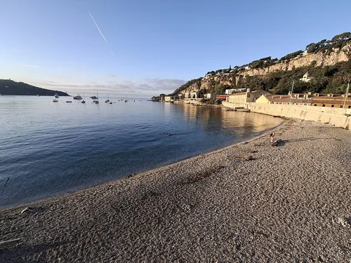 Plage de la Darse in Villefranche-sur-Mer, Station 7 auf dem selbstgeführten Stadtrundgang