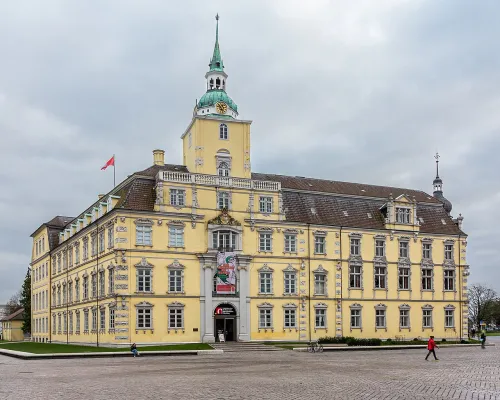 Schloss Oldenburg, Station 1 auf dem selbstgeführten Stadtrundgang