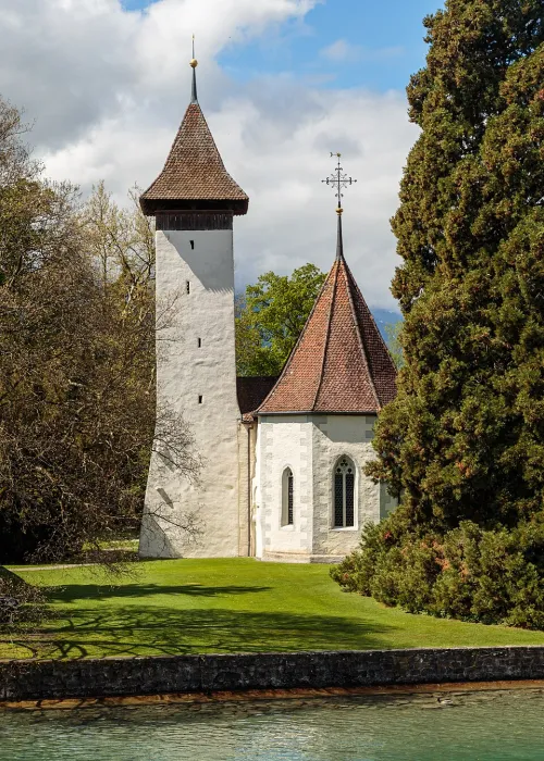 Reformierte Kirche Scherzligen in Thun, Station 13 auf dem selbstgeführten Stadtrundgang