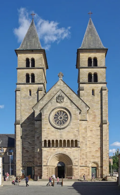Basilika St. Willibrord in Echternach, Station 1 auf dem selbstgeführten Stadtrundgang