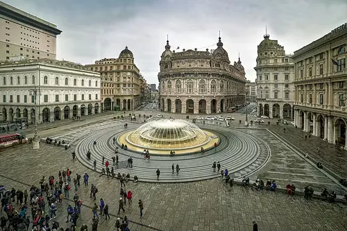 Piazza De Ferrari in Genua, Station 1 auf dem selbstgeführten Stadtrundgang