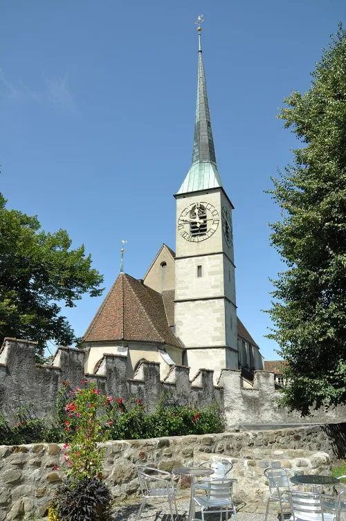 Katholische Kirche St. Oswald mit Beinhaus in Zug, Station 9 auf dem selbstgeführten Stadtrundgang