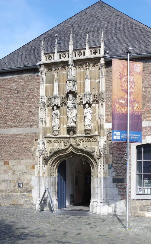 Aachener Domschatzkammer, Station 7 auf dem selbstgeführten Stadtrundgang