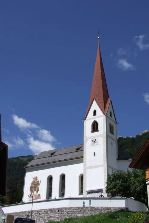 Pfarrkirche hl. Jakobus d. Ä. in St. Anton am Arlberg, Station 5 auf dem selbstgeführten Stadtrundgang