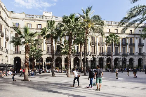 Plaça Reial in Barcelona, Station 13 auf dem selbstgeführten Stadtrundgang