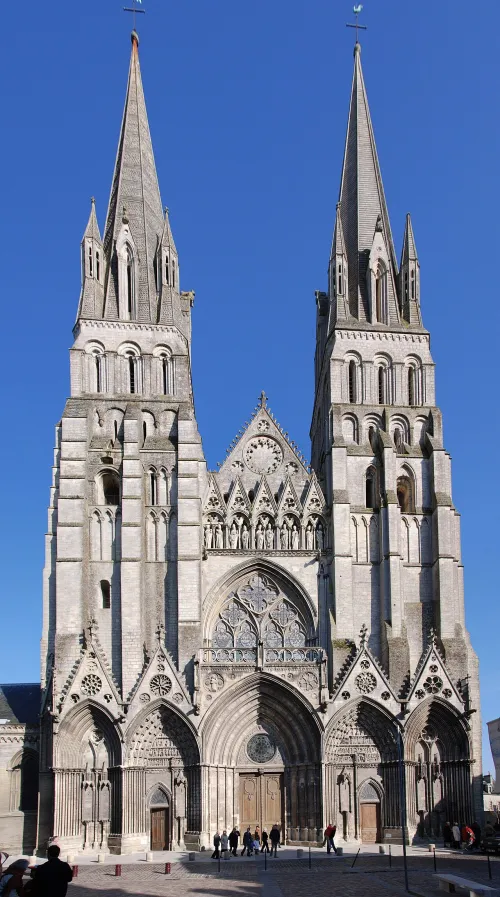 Kathedrale Notre-Dame de Bayeux, Station 7 auf dem selbstgeführten Stadtrundgang