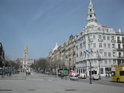 Avenida dos Aliados in Porto, Station 2 auf dem selbstgeführten Stadtrundgang