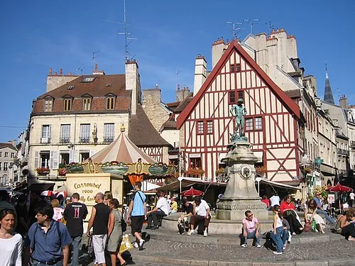 Place François-Rude in Dijon, Station 6 auf dem selbstgeführten Stadtrundgang