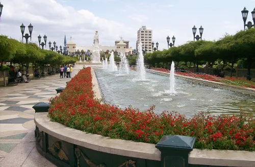 Plaza y Monumento a la Chinita in Maracaibo, stop 7 on the self-guided walking tour