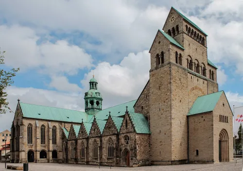 Hildesheimer Dom, Station 1 auf dem selbstgeführten Stadtrundgang