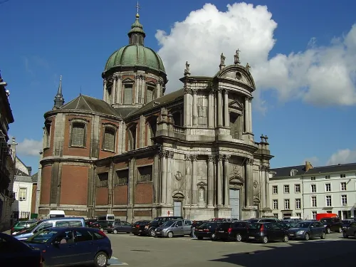 Kathedrale Saint-Aubain in Namur, Station 6 auf dem selbstgeführten Stadtrundgang