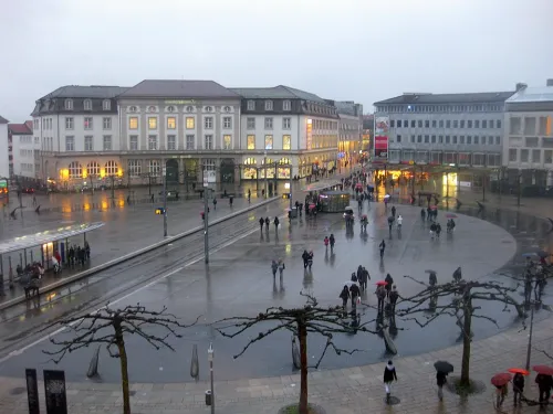 Königsplatz in Kassel, Station 1 auf dem selbstgeführten Stadtrundgang