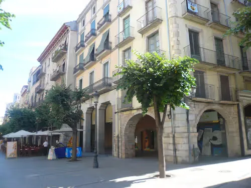 Rambla de la Llibertat in Girona, Station 1 auf dem selbstgeführten Stadtrundgang