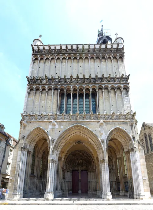 Église Notre-Dame de Dijon, Station 3 auf dem selbstgeführten Stadtrundgang