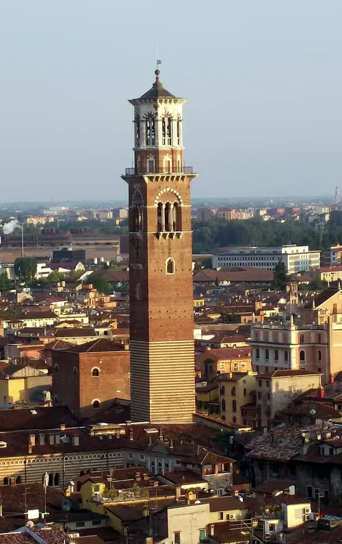 Torre dei Lamberti in Verona, stop 4 on the self-guided walking tour