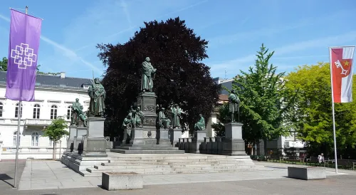 Lutherdenkmal in Worms, stop 8 on the self-guided walking tour