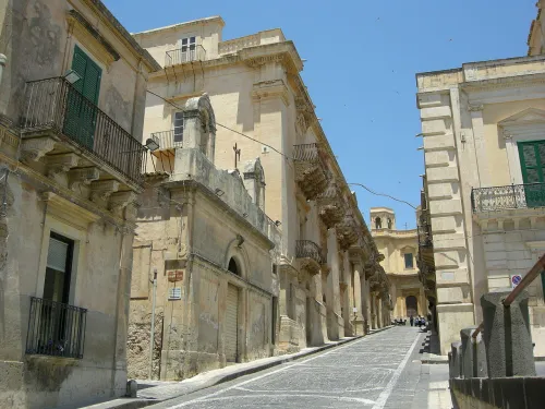 Palazzo Nicolaci di Villadorata in Noto, Station 8 auf dem selbstgeführten Stadtrundgang