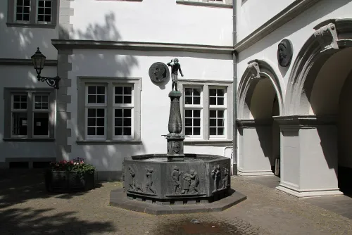 Schängelbrunnen in Koblenz, stop 4 on the self-guided walking tour