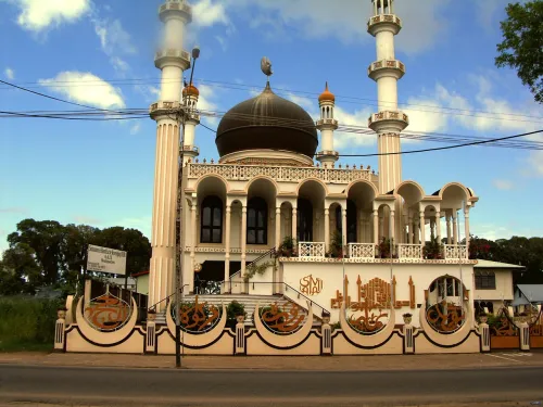 Keizerstraat Mosque in Paramaribo, stop 6 on the self-guided walking tour