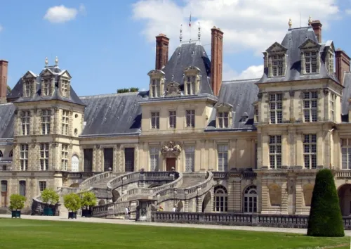 Château de Fontainebleau, stop 1 on the self-guided walking tour