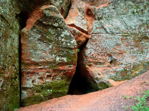 Kraukļu Cliff and Raven Gorge in Sigulda, stop 3 on the self-guided walking tour