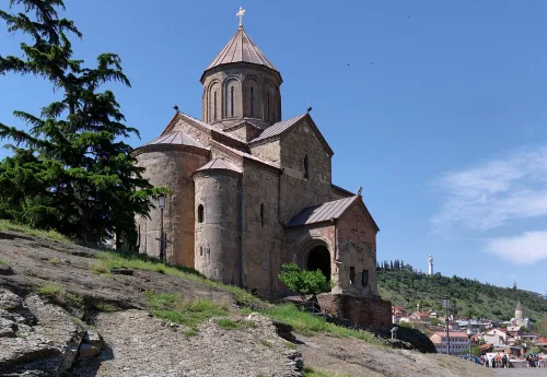 Metechi-Kirche in Tiflis, Station 6 auf dem selbstgeführten Stadtrundgang