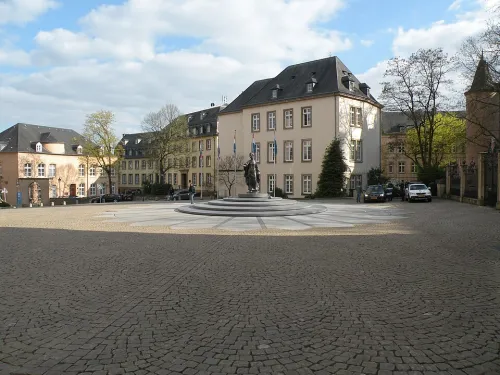 Place de Clairefontaine in Luxemburg (Stadt), Station 7 auf dem selbstgeführten Stadtrundgang