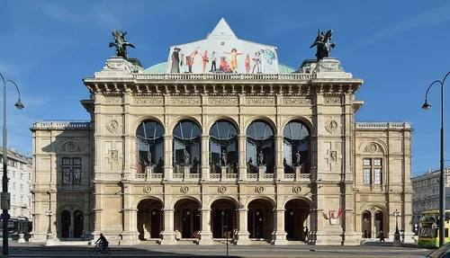 Vienna State Opera, stop 14 on the self-guided walking tour