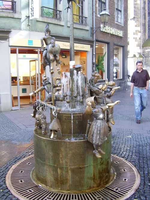 Puppenbrunnen in Aachen, Station 2 auf dem selbstgeführten Stadtrundgang