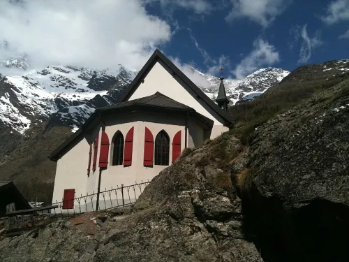 Reformed Church Saas-Fee, stop 4 on the self-guided walking tour